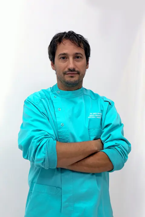 Dr. David Nagore, anestesiólogo colaborador para sedación consciente en Dental Divina Pastora, clínica dental en Ansoáin