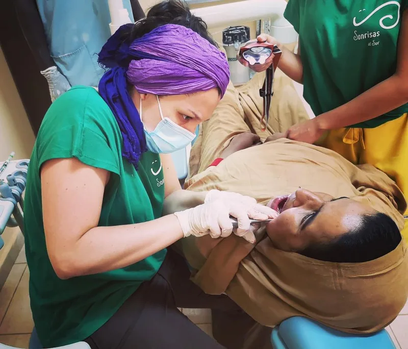 Hortz-arreta Sonrisas al Sur erakundearekin egindako lankidetzan